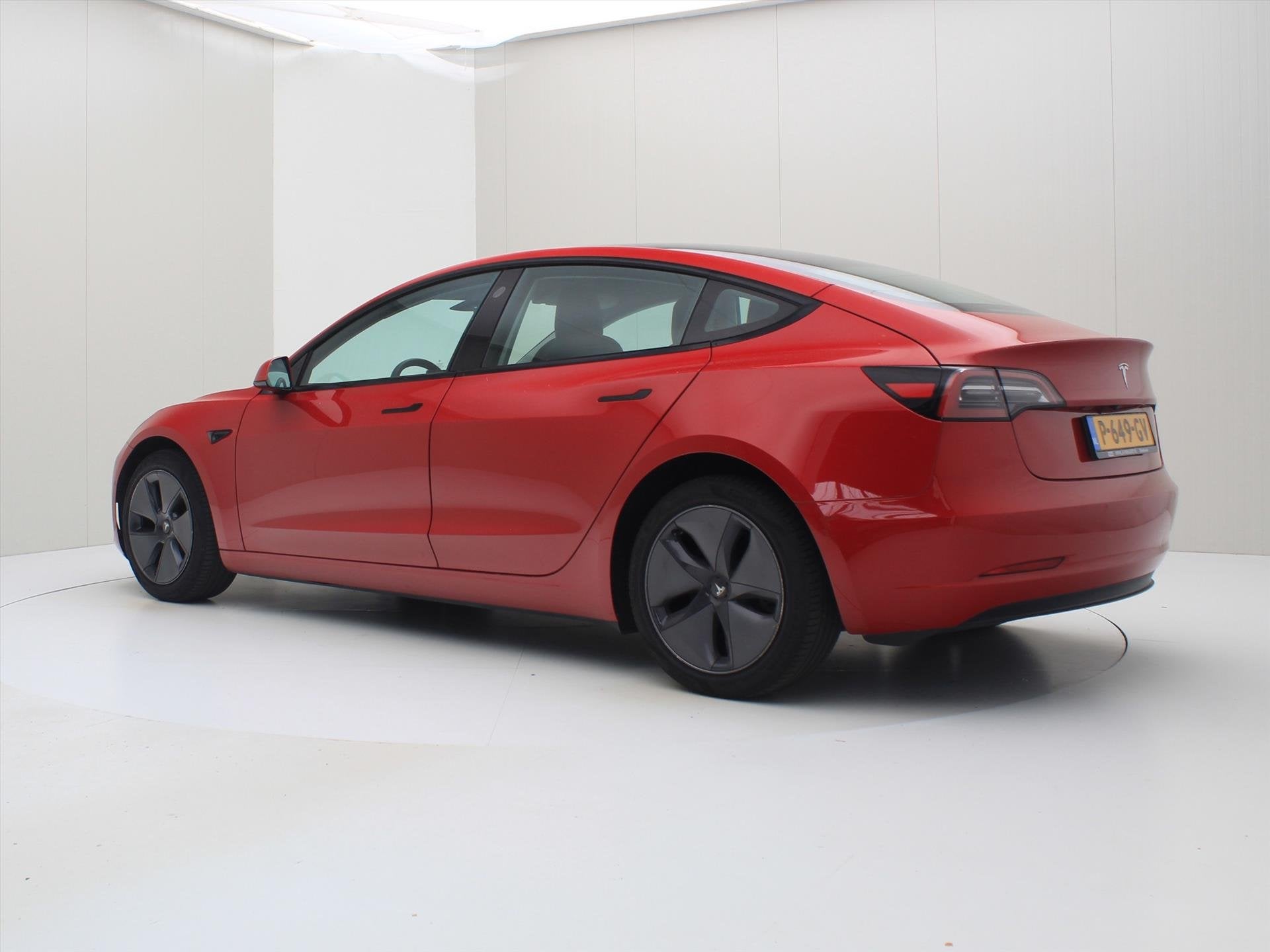 Tesla Model 3 Standard RWD Plus UPGRADE [ RYZEN AMD+LFP-ACCU, Auto's, Automaat, Gebruikt, Zwart, Origineel Nederlands