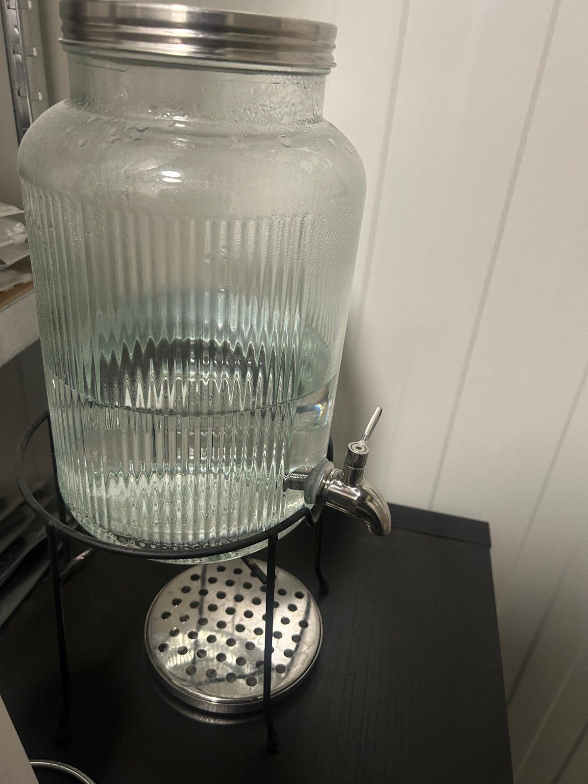 Glazen drankdispenser met kraan en standaard, Ophalen of Verzenden, Zo goed als nieuw
