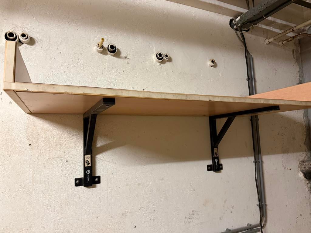 Zeer stevige plank met plankdragers, Ophalen of Verzenden, Zo goed als nieuw