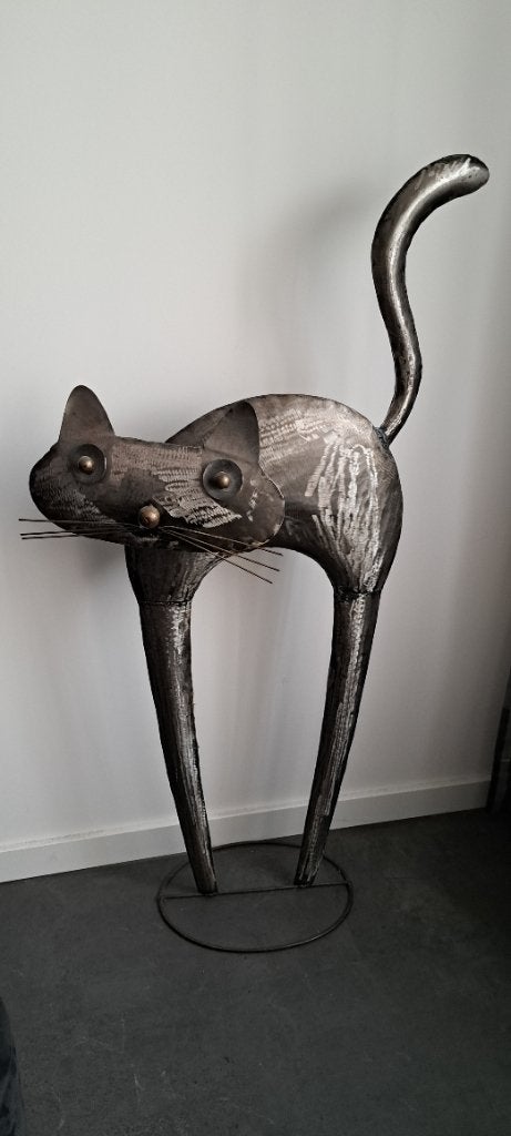 Metalen kat, Ophalen, Zo goed als nieuw