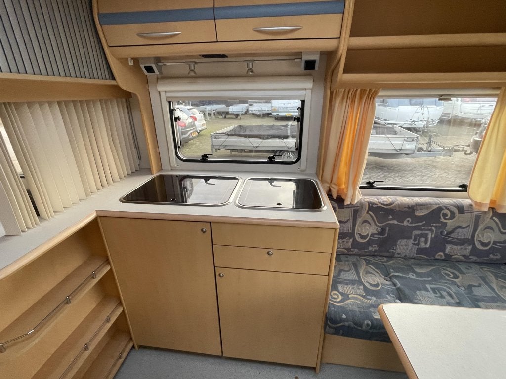 Beyerland Quartz 460 Fransbed, Voortent, Caravans en Kamperen, Caravans, Rondzit, Ringverwarming, Bedrijf, Overige typen