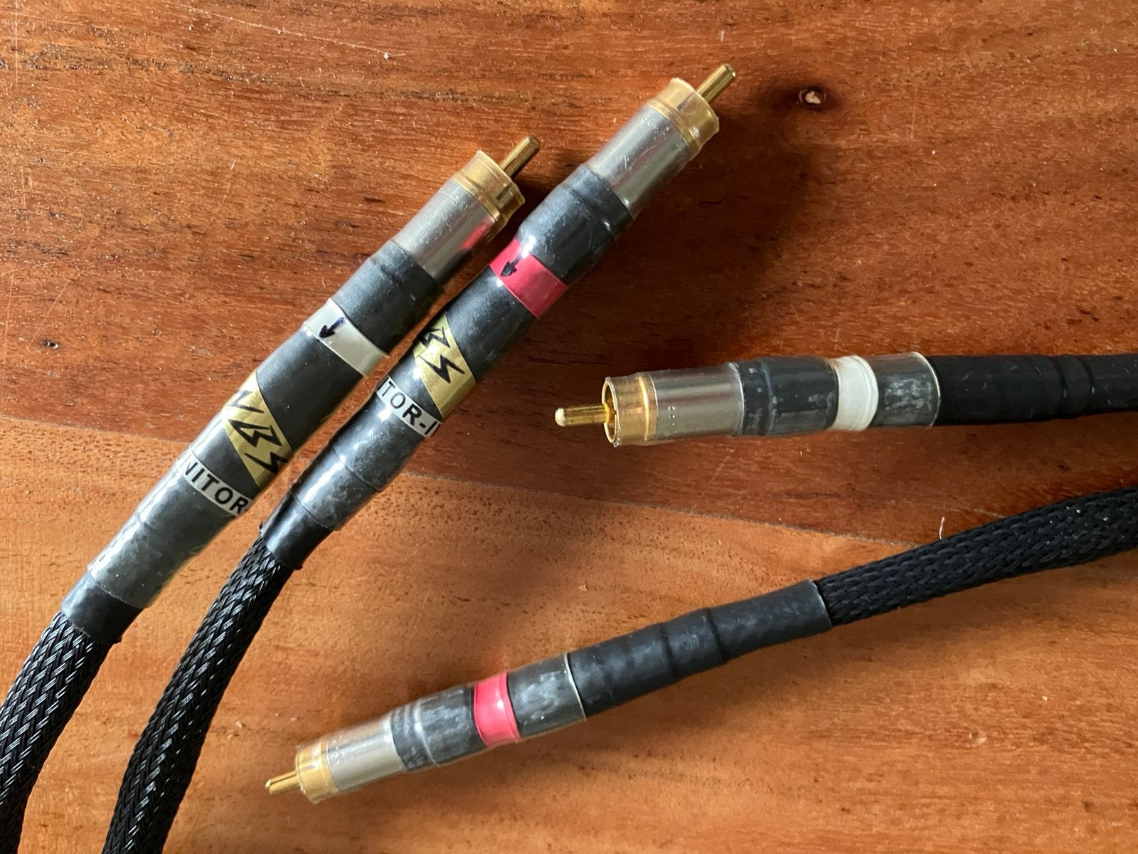 NBS Monitor 4 RCA van 1350€ voor 325€, Ophalen of Verzenden, Zo goed als nieuw, Minder dan 2 meter, Interlink-kabel