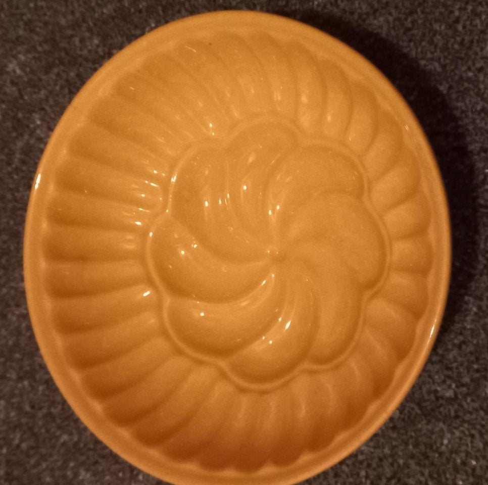 Antieke Puddingvorm rond model Porselein. Geel/Beige, Ophalen, Zo goed als nieuw, Steen/keramiek, Beige