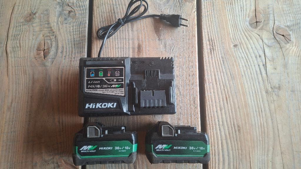 2x Hikoki Accu en lader Multivolt 13v / 18v, ., Ophalen of Verzenden, Zo goed als nieuw, .