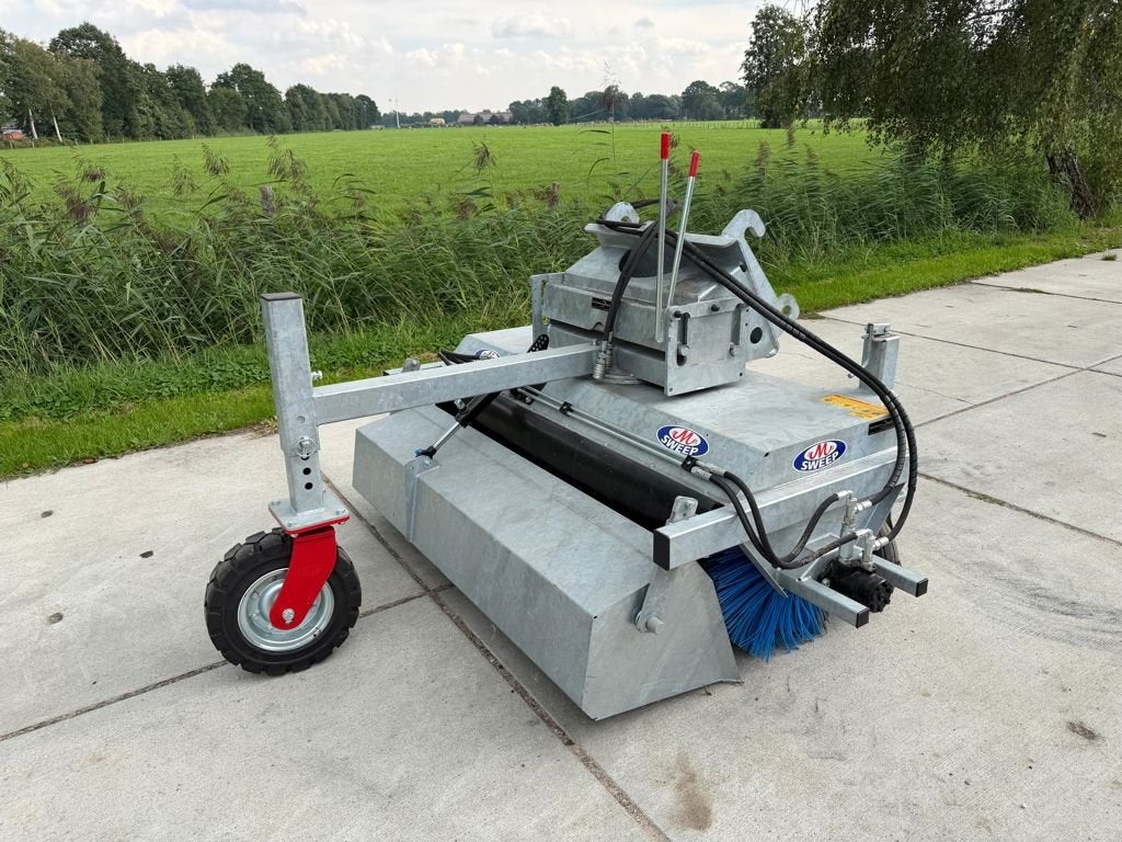 M-Sweep HSTV600/150 veegmachine, Wiellader of Shovel