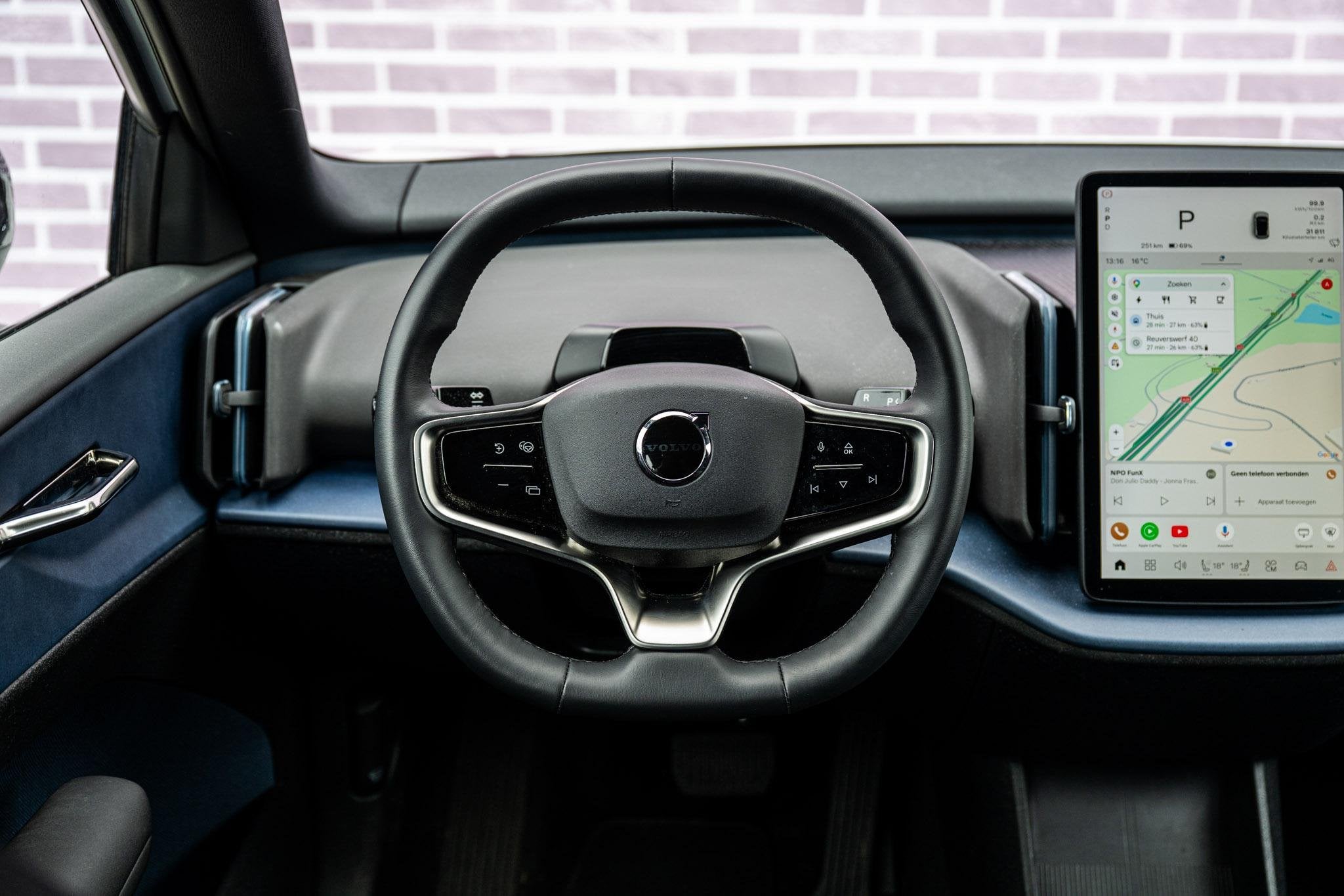 Volvo EX30 Single Motor Extended Range Plus 69 kWh | Stoel e, Auto's, Volvo, Automaat, Achterwielaandrijving, Gebruikt, Leder en Stof