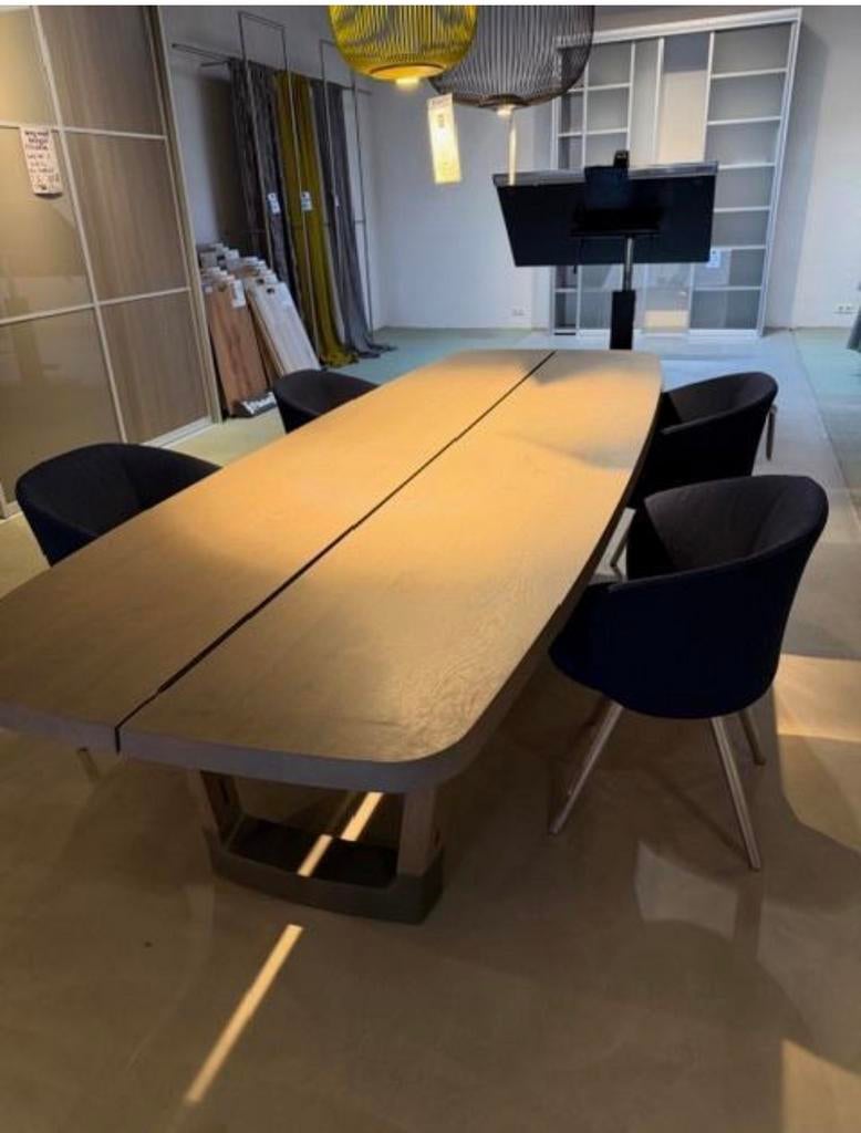 Arco Base Oval 110x320cm in gerookt eiken NP € 8.000,-, Arco, 9723 CA, Ophalen of Verzenden, Vijf personen of meer
