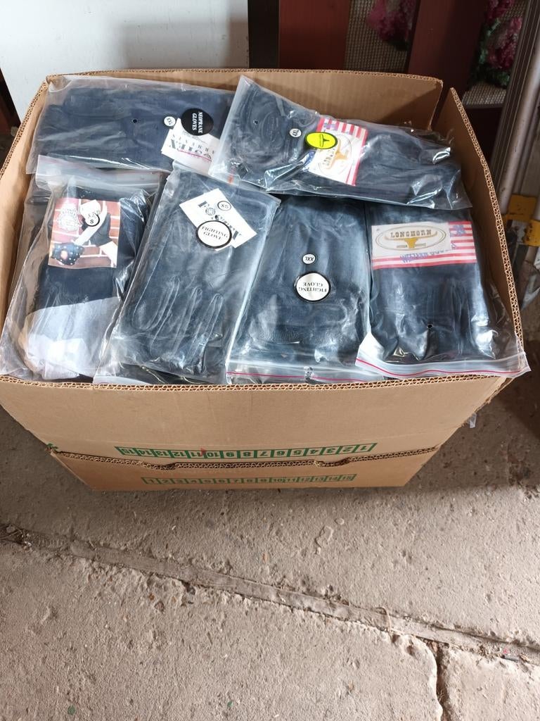 Grote doos nieuwe handschoenen diverse maten en merken, Kleding | Heren, Onbekend, Overige maten, Ophalen of Verzenden, Zo goed als nieuw