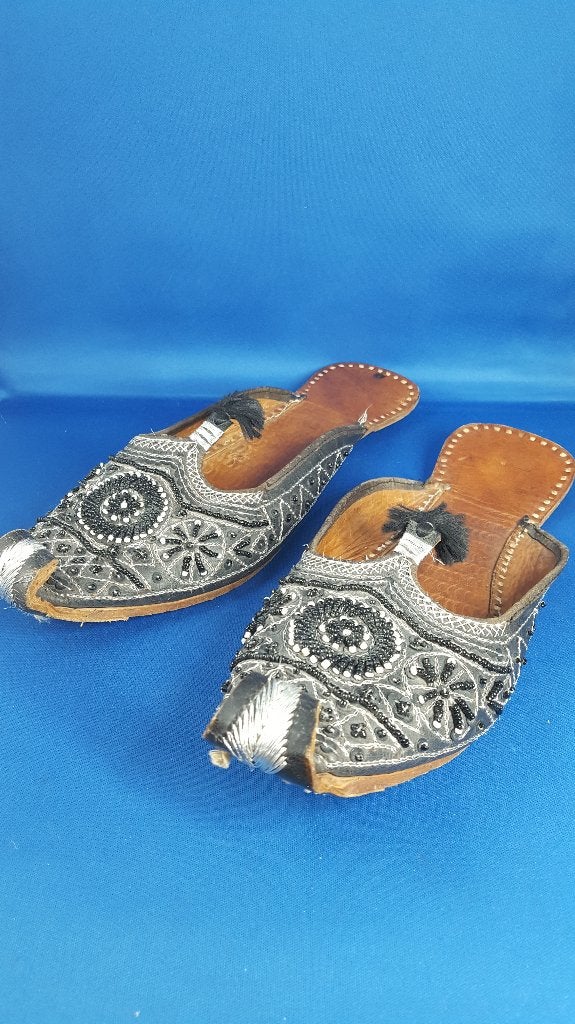 Moccassins, oosterse instappers, gebogen punt, leer. 8A1, Tweedehands verkoop, Tweedehands verkoop, Instappers, Ophalen of Verzenden