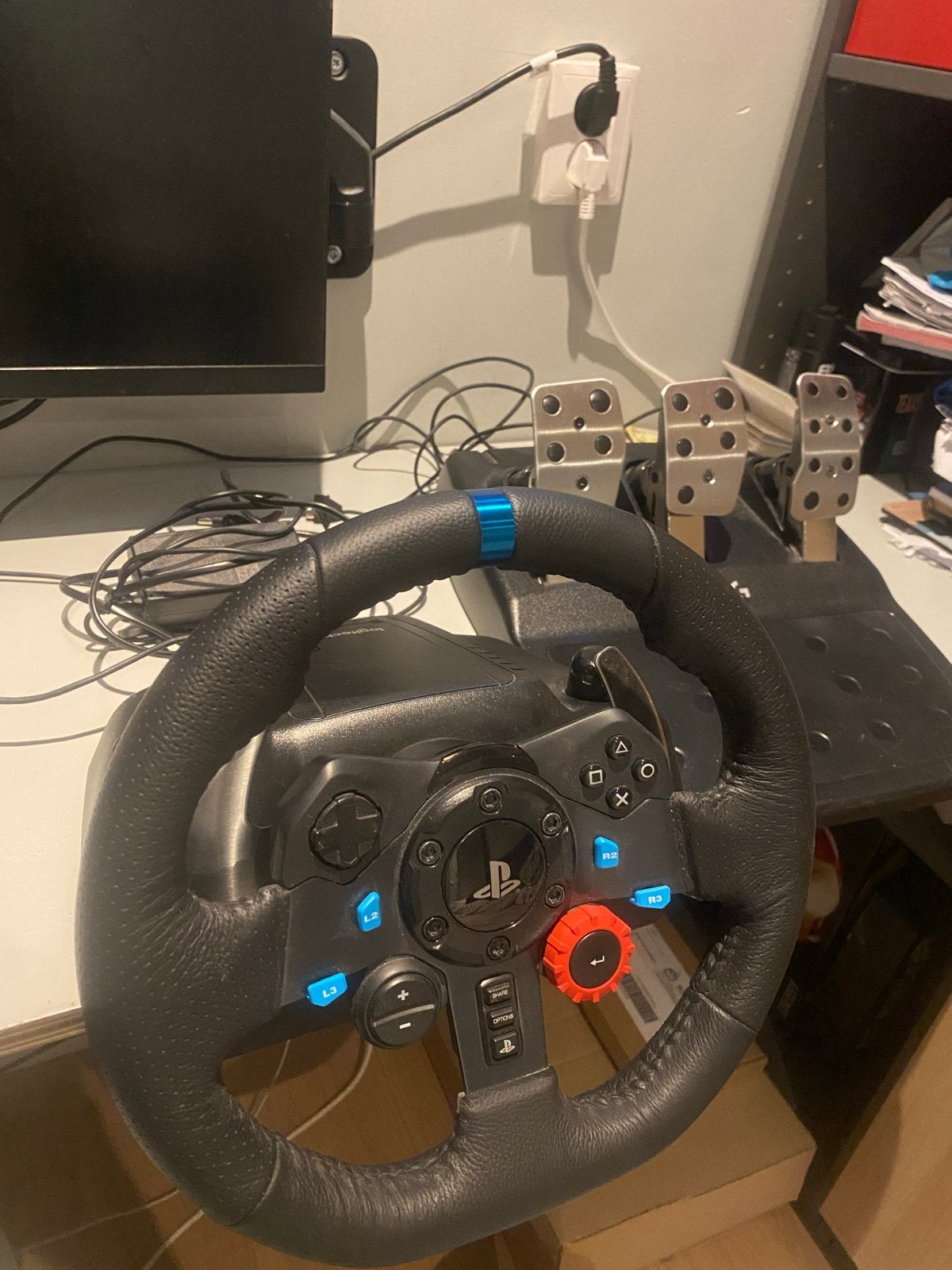 Logitech G29 Driving Force Racing Wheel + Pedalen, Spelcomputers en Games, Spelcomputers | Sony PlayStation Consoles | Accessoires