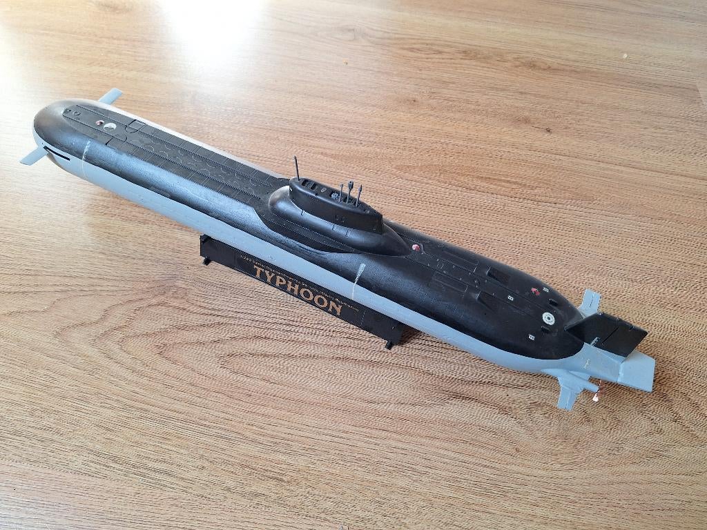 1:350 1/350 Dragon Typhoon Class SSBN (Gebouwd), Hobby en Vrije tijd, Modelbouw | Boten en Schepen, Ophalen of Verzenden, Gebruikt