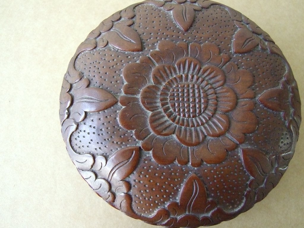 Twee mooie houten, oude dozen uit Indonesie Indie, Antiek en Kunst, Overige onderwerpen, Houtsnijwerk, Minder dan 20 cm, Ophalen of Verzenden