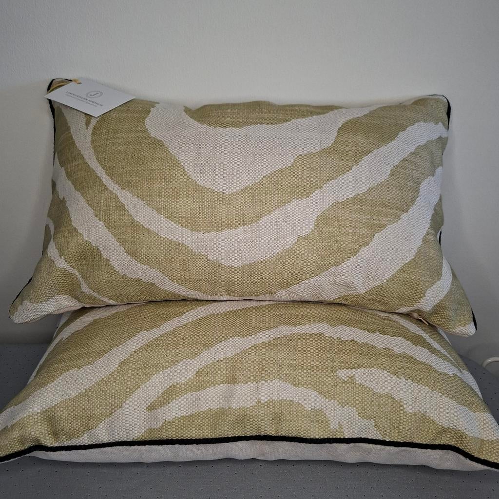 Nog 1 handgemaakt sierkussen zebraprint ecru 30 x 50 cm, Ophalen of Verzenden, Nieuw, Zwart, Vierkant