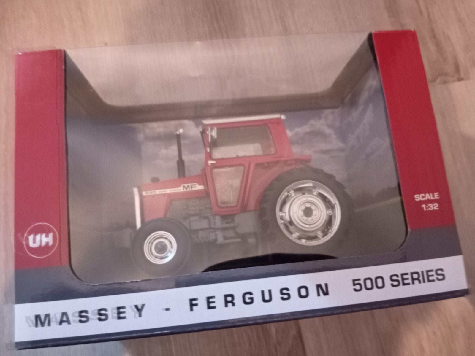 massy fergouson 590 universal hobbies, Ophalen of Verzenden, Nieuw, Tractor of Landbouw, Universal Hobbies