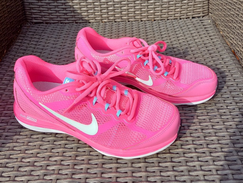 Nike Dual Fusion roze, Ophalen of Verzenden, Zo goed als nieuw, Hardlopen, Hardloopschoenen