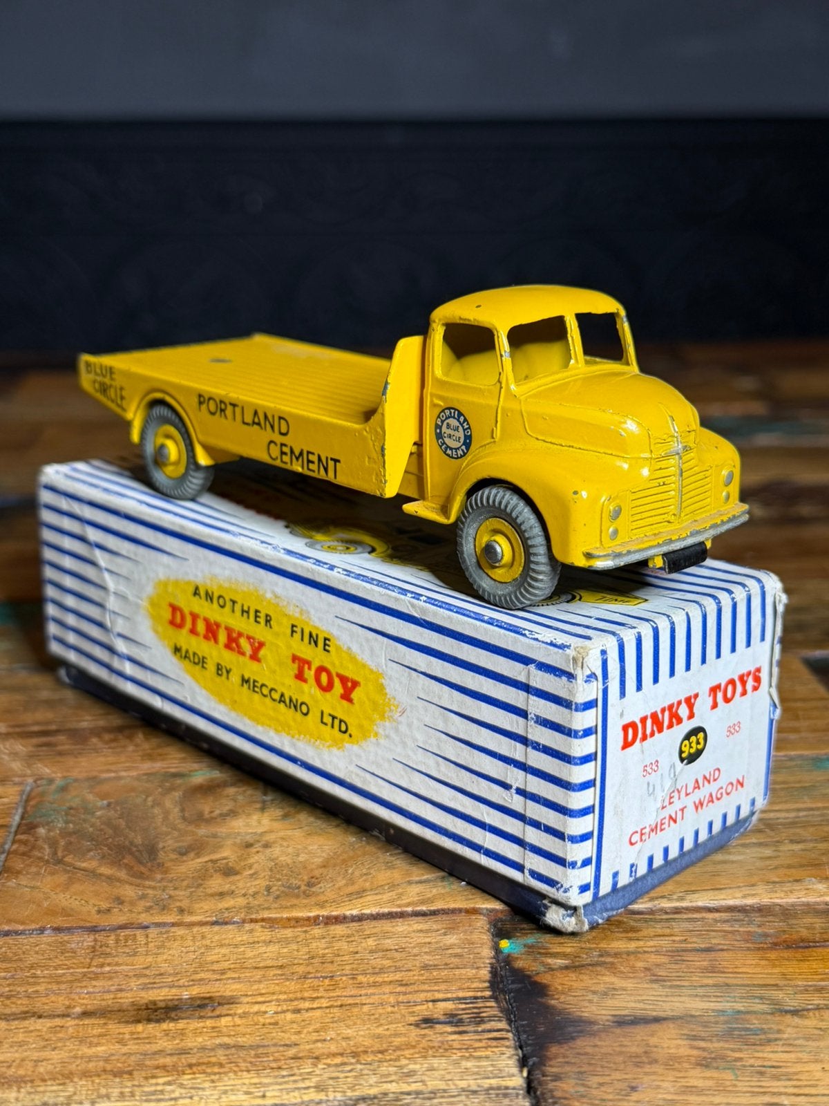 Dinky Toys 933 Leyland Cement Wagon – originele 533/933 doos, Ophalen of Verzenden, Zo goed als nieuw, Bus of Vrachtwagen, Dinky Toys