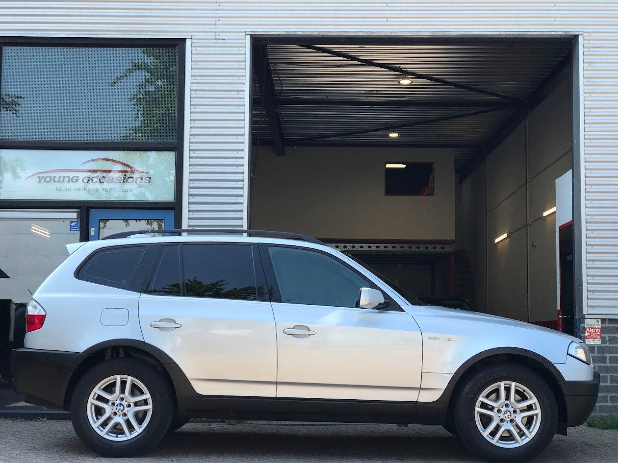 BMW X3 3.0i High Executive|Automaat||Pdc|Cruise|Stoelverwarm, Automaat, Gebruikt, 2000 kg, Bedrijf
