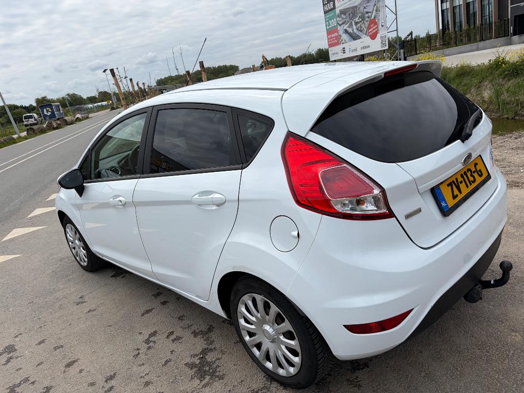 Ford Fiësta 1.0 74KW/100PK 5D 2014 Wit, Auto's, Voorwielaandrijving, Euro 5, 100 pk, Handgeschakeld
