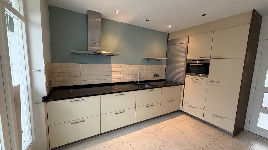 Keuken incl. Siemens en Miele apparatuur, Ophalen, Gebruikt, Hoekkeuken, Graniet of Steen