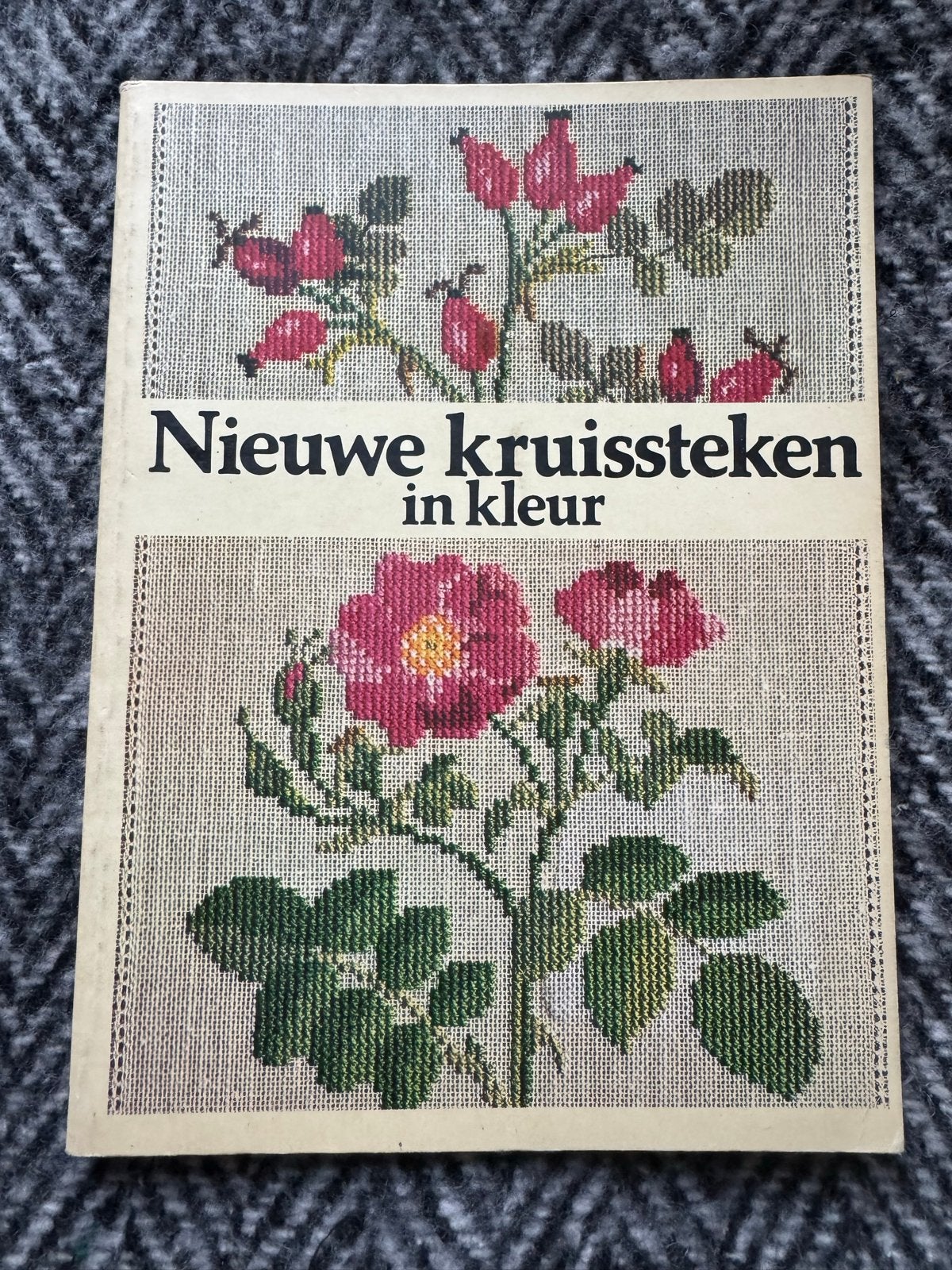 Nieuwe kruissteken in kleur - Patroonboek, Ophalen, Zo goed als nieuw, Handborduren, Patroon