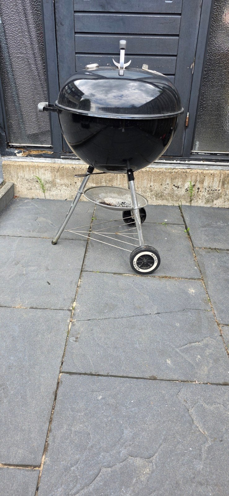 Weber BBQ Compact Kettle 57 cm, Tuin en Terras, Houtskoolbarbecues, Ophalen, Gebruikt, Weber, Met accessoires