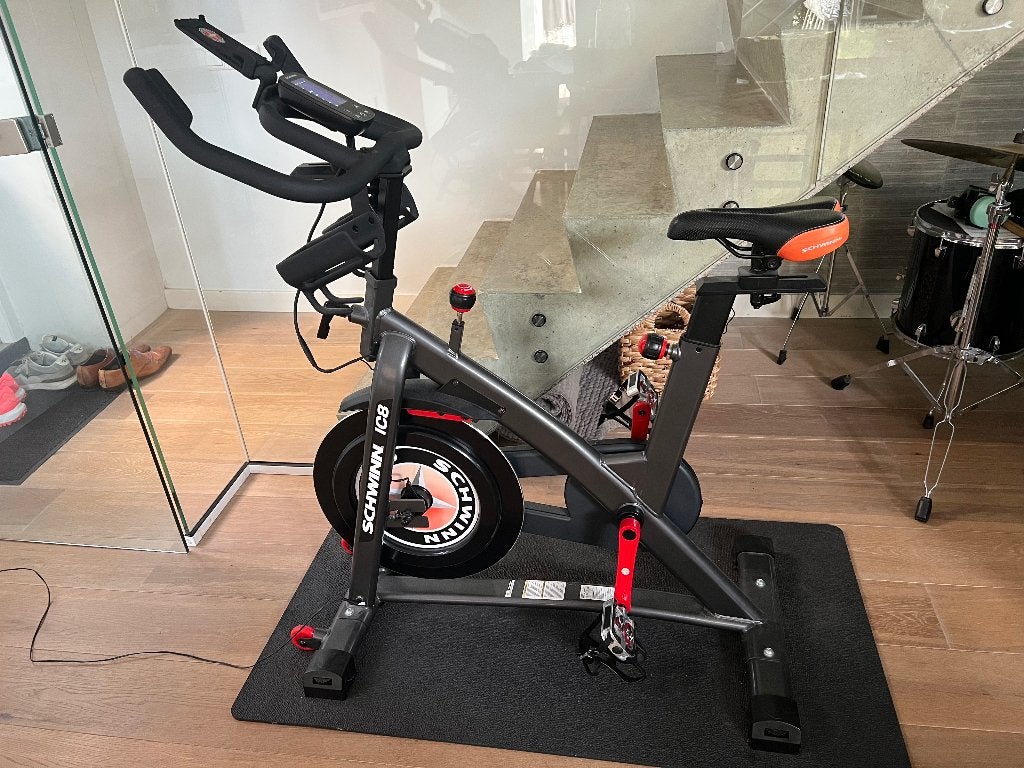 Schwinn IC8 Indoor Cycle - Licht gebruikt