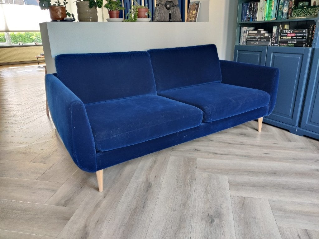Retro blauw fluwelen Ikea bank, Huis en Inrichting, Banken | Bankstellen, Ophalen, Driepersoons, 75 tot 100 cm, Zo goed als nieuw