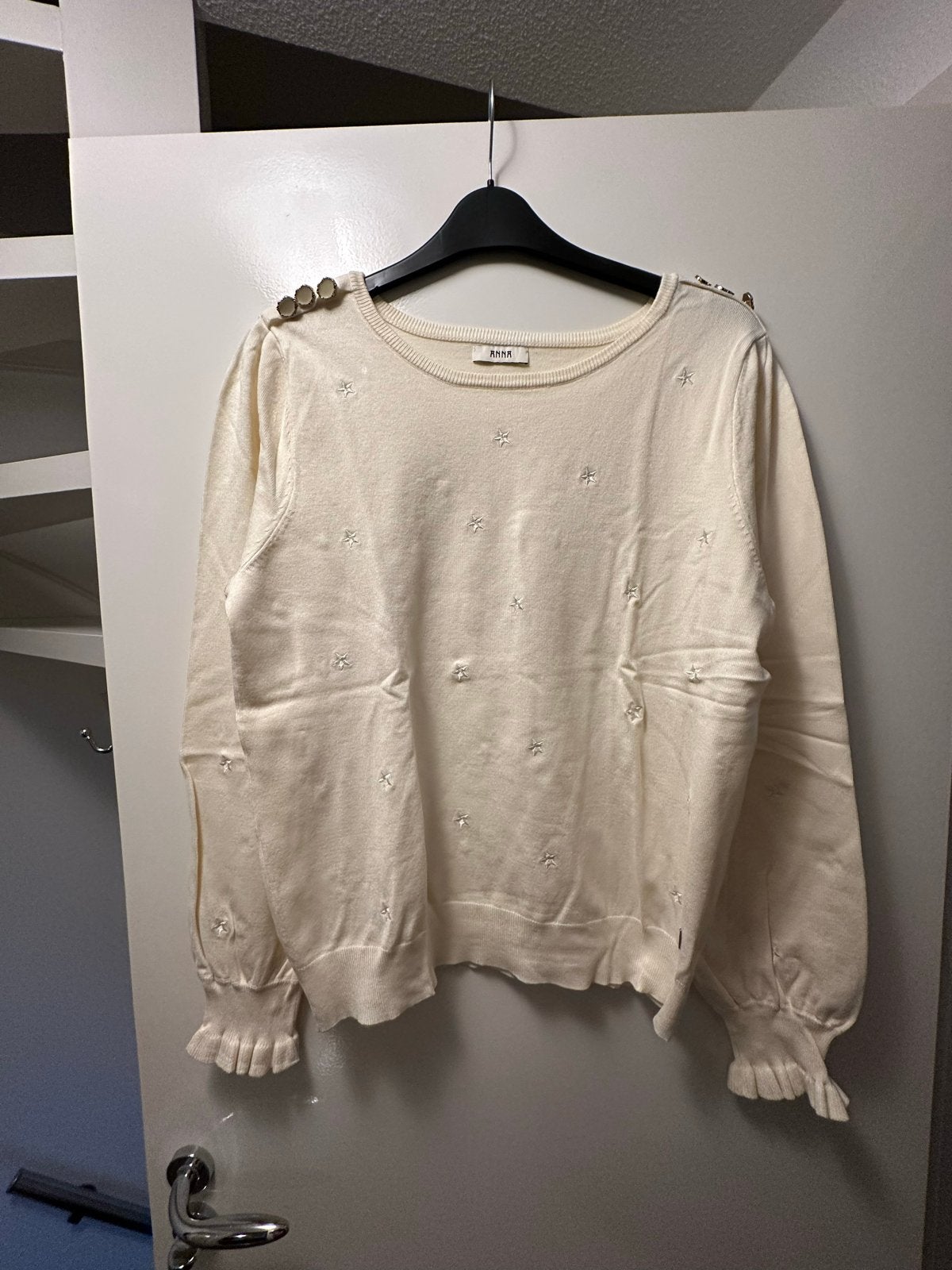 ANNA VAN TOOR Crèmekleurige Trui met Gouden Details - Maat L, Kleding | Dames, Ophalen of Verzenden, Nieuw, Maat 42/44 (L), Beige