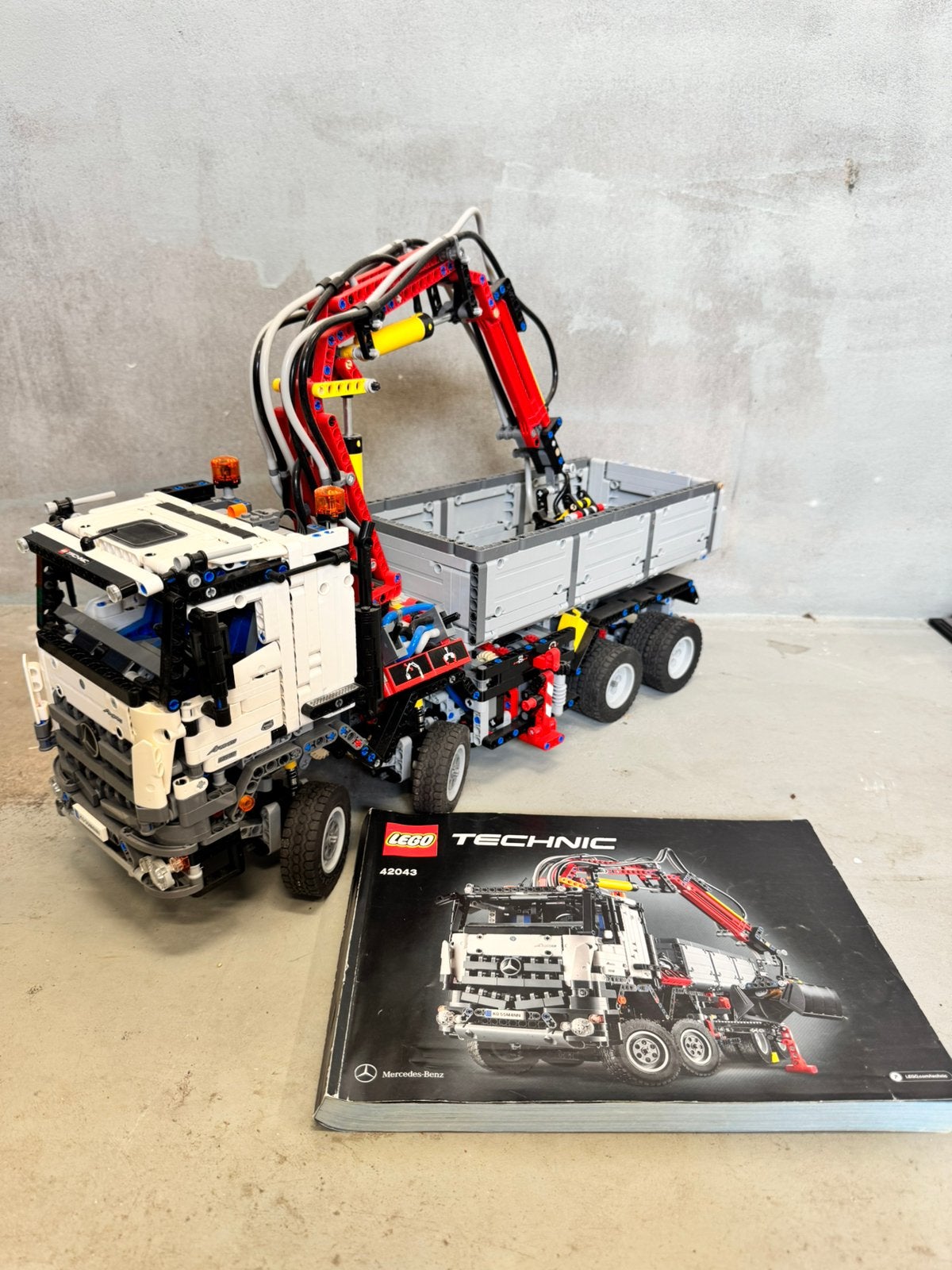 Lego Technic Mercedes-Benz Arocs 3245 (42043), Lego, Compleet, Ophalen of Verzenden, Zo goed als nieuw