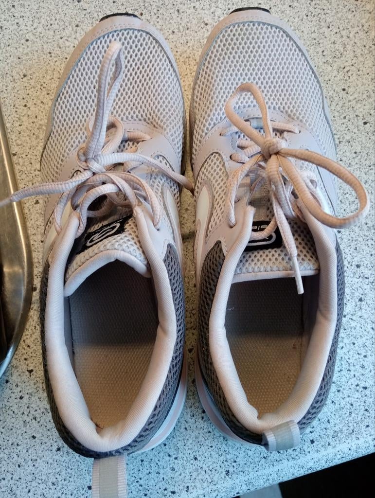 Roze gymschoenen, Kleding | Dames, Schoenen, Ophalen of Verzenden, Zo goed als nieuw, Roze, Sneakers of Gympen