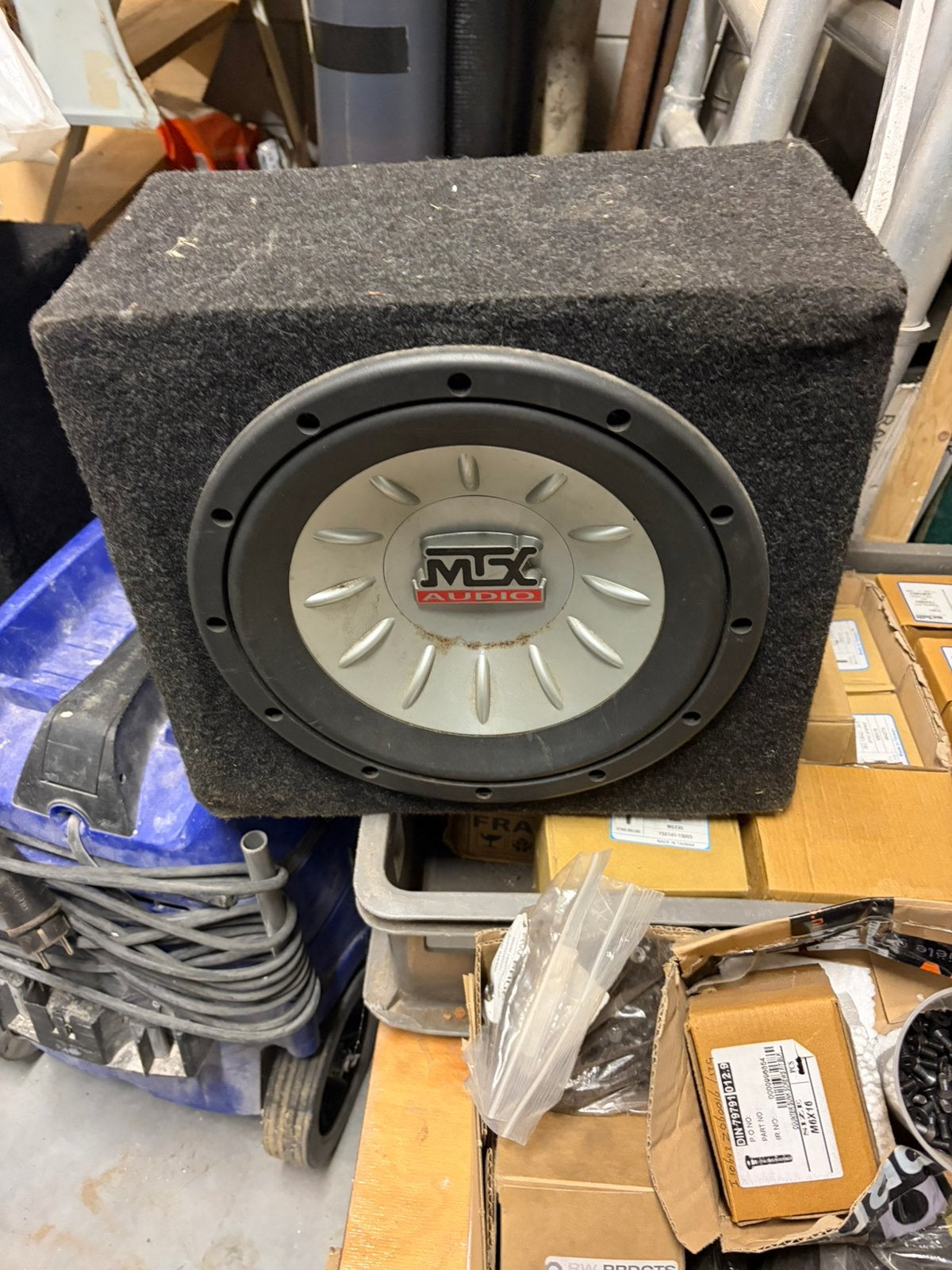 MTX Audio Thunder Subwoofer in Kist (12 inch / 30 cm), Auto diversen, Ophalen of Verzenden, Zo goed als nieuw