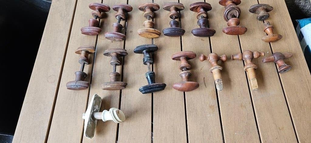 oude houten deurknoppen penkrukken deurkrukken bedstee, Ophalen of Verzenden