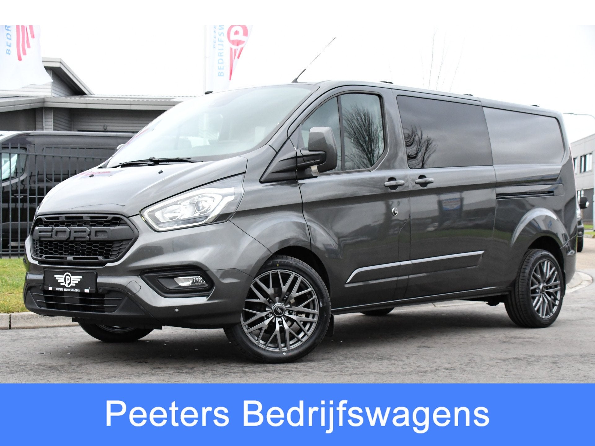 Ford Transit Custom 300 2.0 TDCI L2H1 DC Raptor Edition Limi, Auto's, 4 cilinders, Verwarmde buitenspiegels, Bedrijf, Diesel