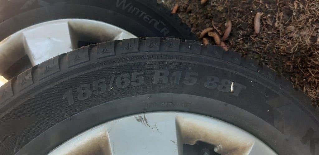Winterbanden op velg Nissan Note, Ophalen, Gebruikt, 15 inch, Banden en Velgen
