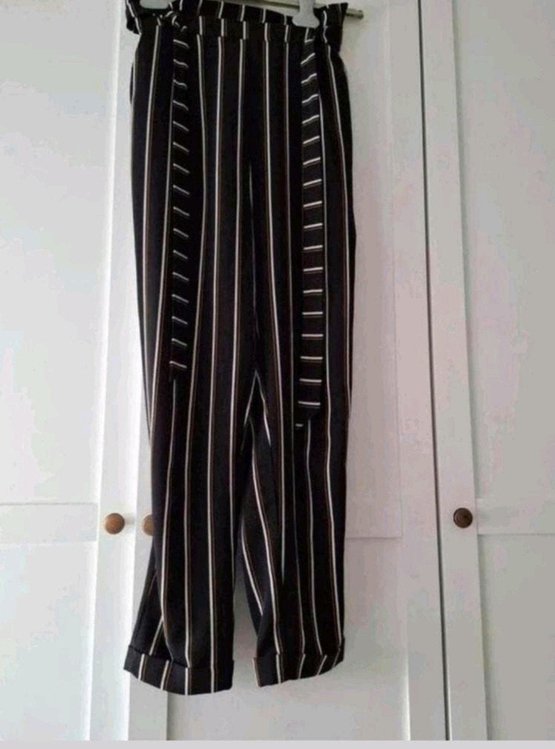 Pull&Bear gestreepte broek met hoge taille en strikceintuur, Zwart, Ophalen of Verzenden, Zo goed als nieuw, Lang