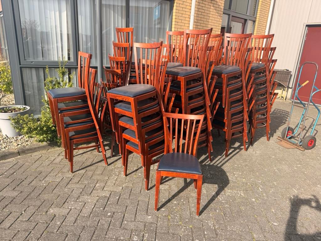 Stapelbare cafe bar kroeg stoelen mancave kantine, Huis en Inrichting, Stoelen, Overige materialen, Gebruikt, Bruin, Ophalen of Verzenden
