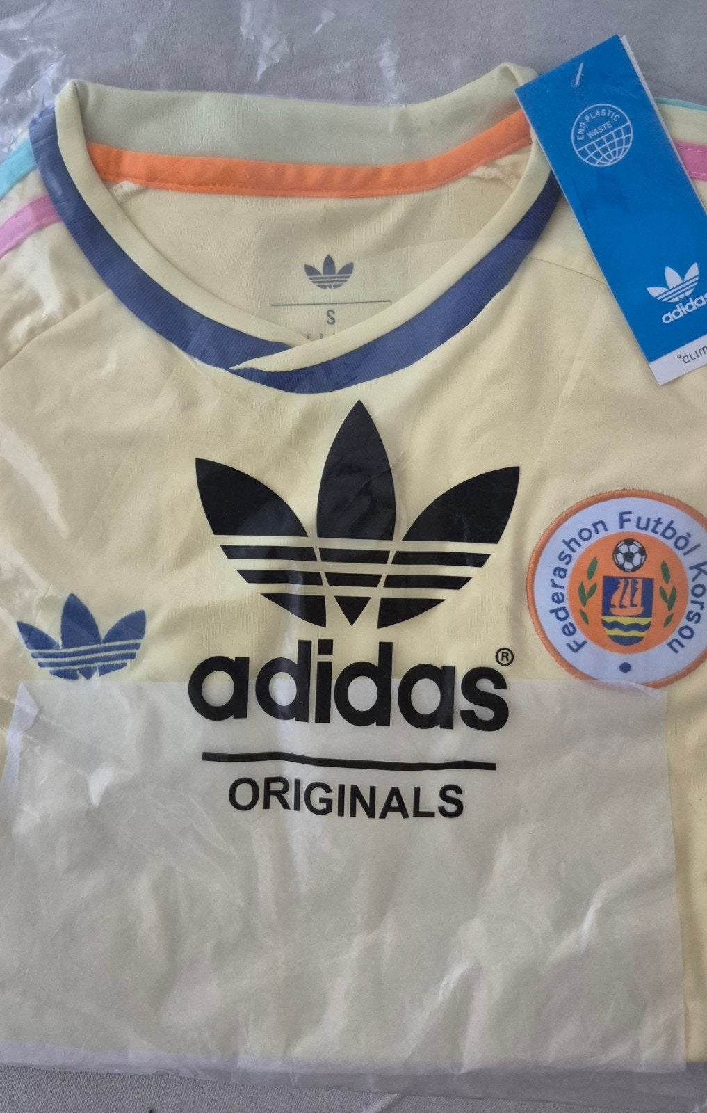 Curaçao WK Fanshirt Maat S, Kleding | Dames, T-shirts, Adidas, Geel, Ophalen of Verzenden, Zo goed als nieuw