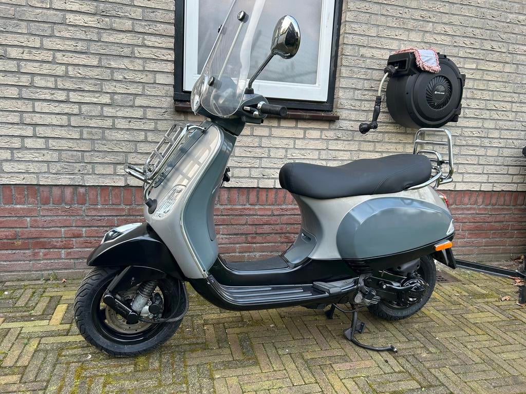 Vespa LX 50 touring 2013 Goed onderhouden, Fietsen en Brommers, Scooters | Vespa, Ophalen, Gebruikt, Benzine, 50 cc