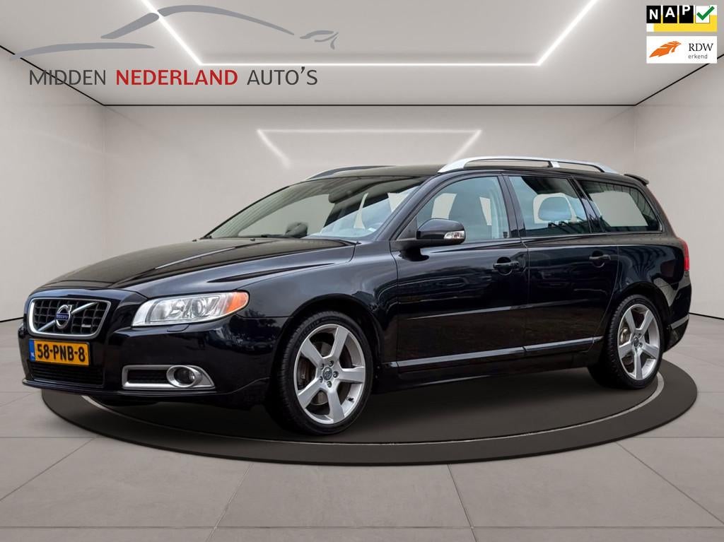 Volvo V70 2.0T R-Edition * YOUNGTIMER * TREKHAAK * LEER * ON, Auto's, Voorwielaandrijving, Euro 5, Zwart, 4 cilinders