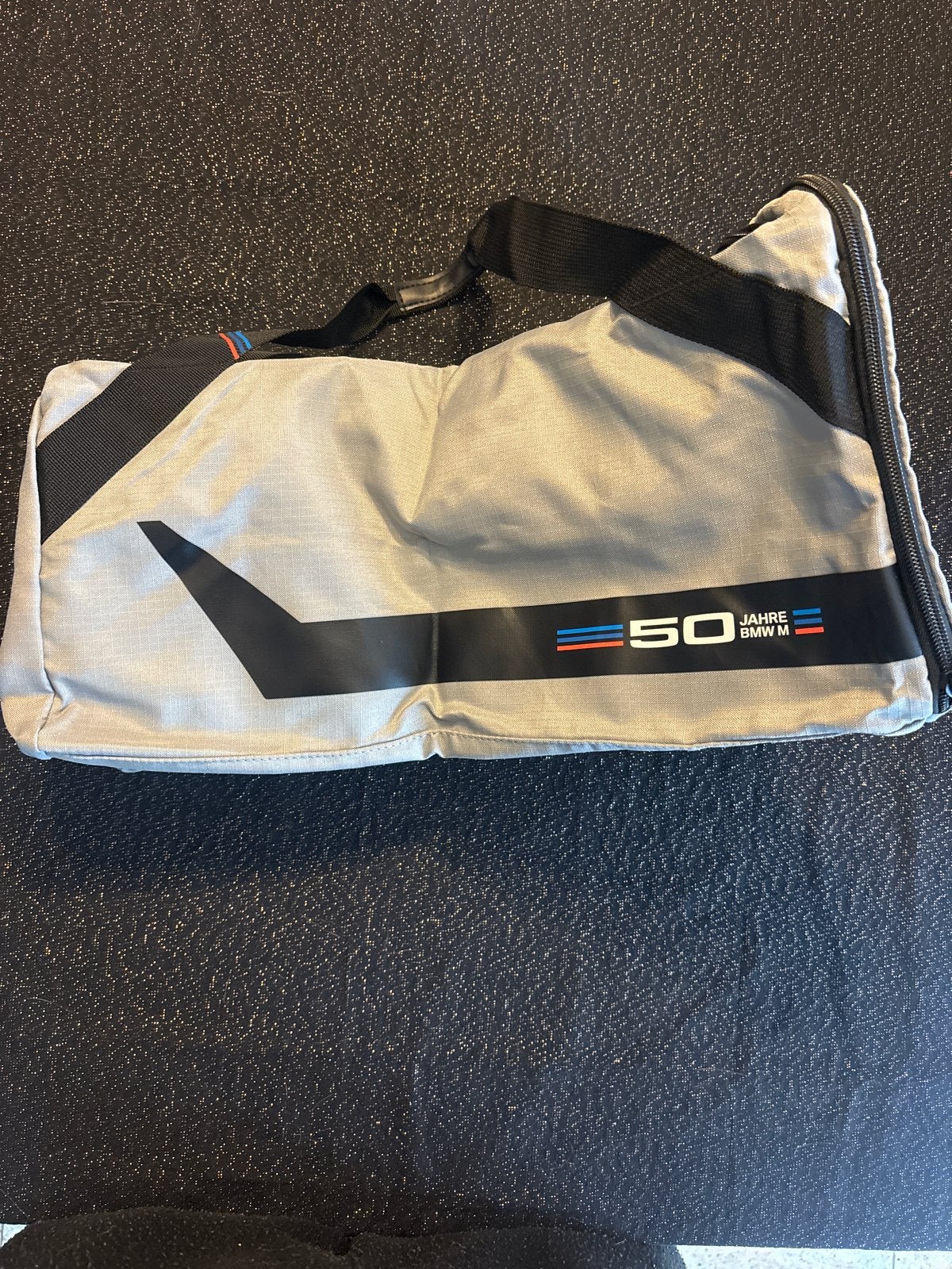 BMW M 50 Jaar Reistas / Sporttas - Zo goed als nieuw, Sieraden, Tassen en Uiterlijk, 40 tot 60 cm, 20 tot 30 cm, Ophalen of Verzenden