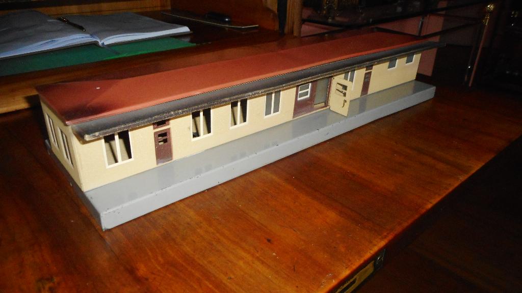 MARKLIN 415 800 Groot metaal PAKKET STATION >45<cm uit 1951, Hobby en Vrije tijd, Modeltreinen | H0, Wisselstroom, Gebruikt, Brug, Tunnel of Gebouw