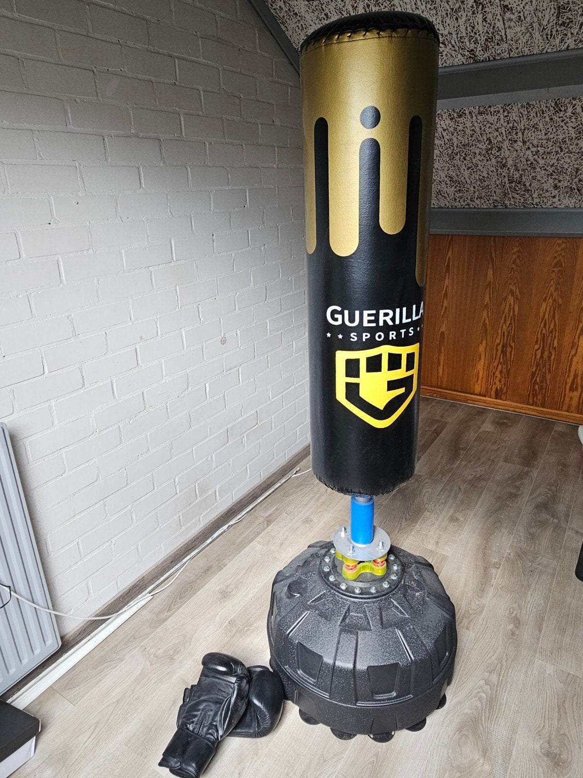 Bokspaal met verzwaarde voet en bokshandschoenen, Ophalen, Overige, Vechtsportmateriaal, Maat L