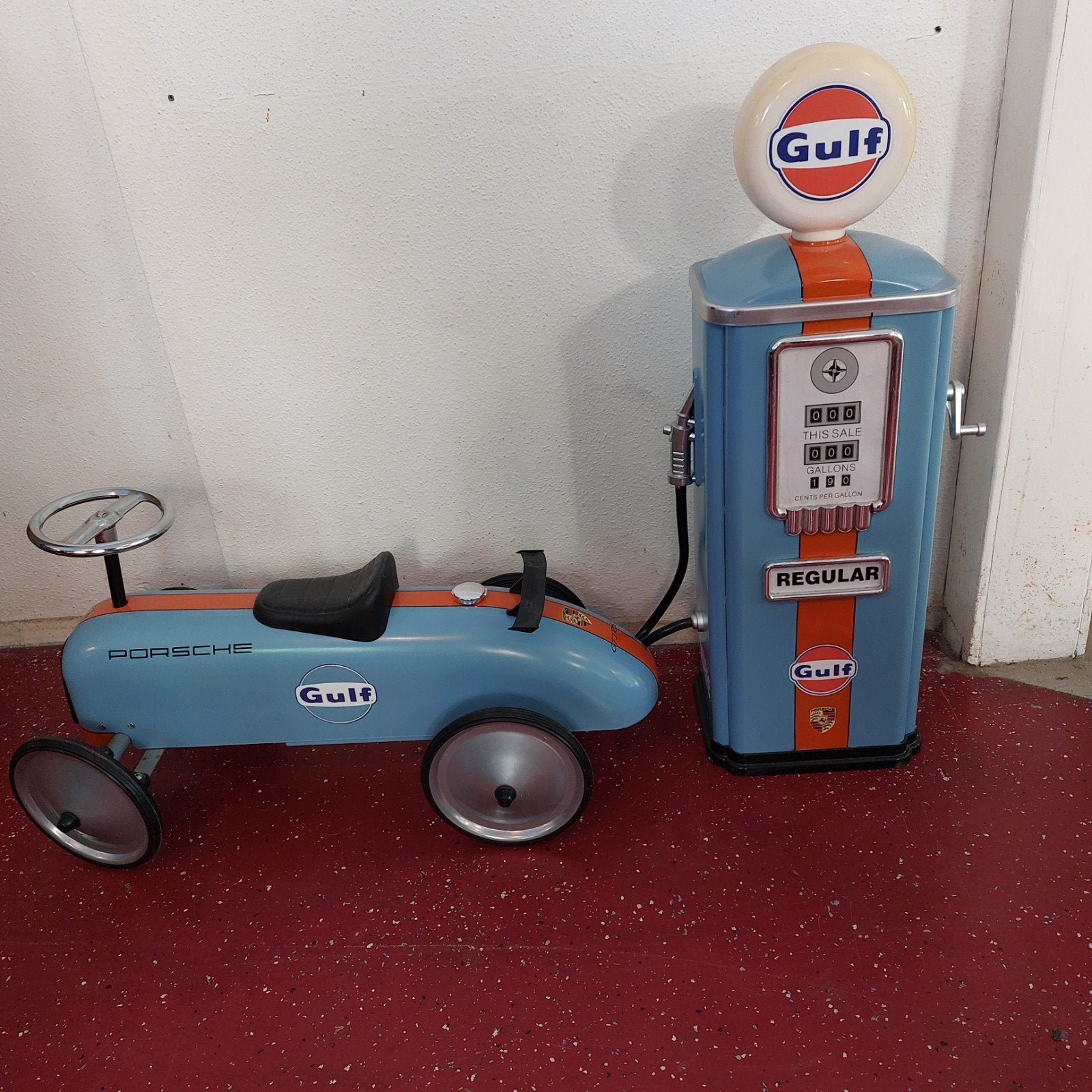 Decoratieve Gulf Benzinepomp - en loopauto, Verzamelen, Ophalen, Zo goed als nieuw, Auto's
