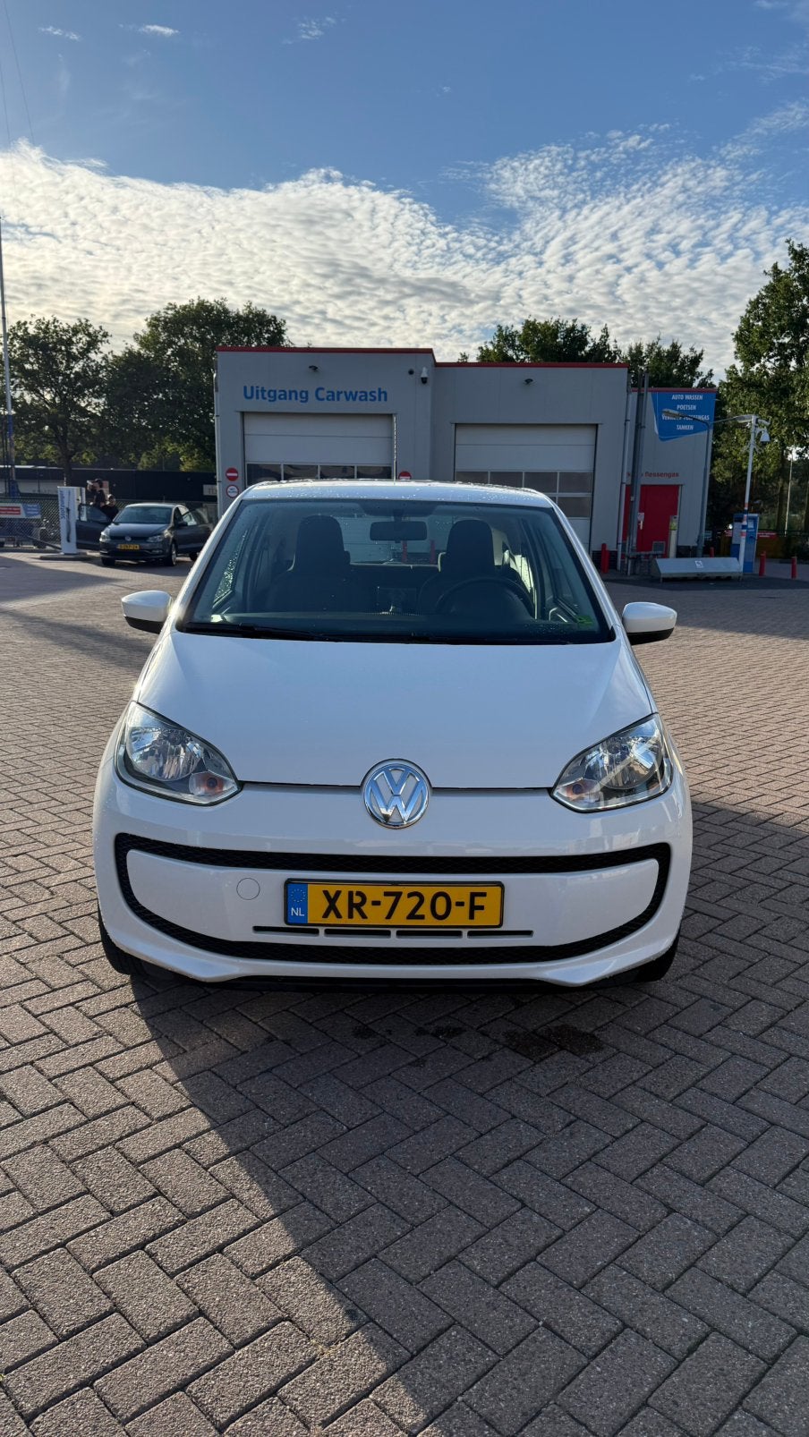 Volkswagen up! 1.0 44KW 2012 Wit, Auto's, Voorwielaandrijving, Stof, 4 stoelen, Navigatiesysteem
