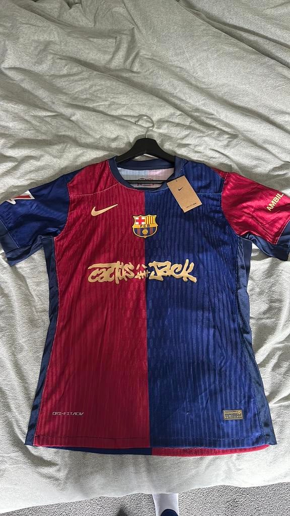 FC Barcelona 2024/2025 thuisshirt Travis Scott maat L, Maat 52/54 (L), Blauw, Ophalen of Verzenden, Zo goed als nieuw