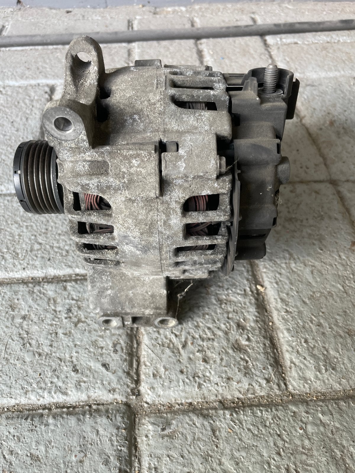 Dynamo Mercedes-Benz A 266 154 09 02 Valeo 115A 14V, Ophalen of Verzenden, Gebruikt, Mercedes-Benz