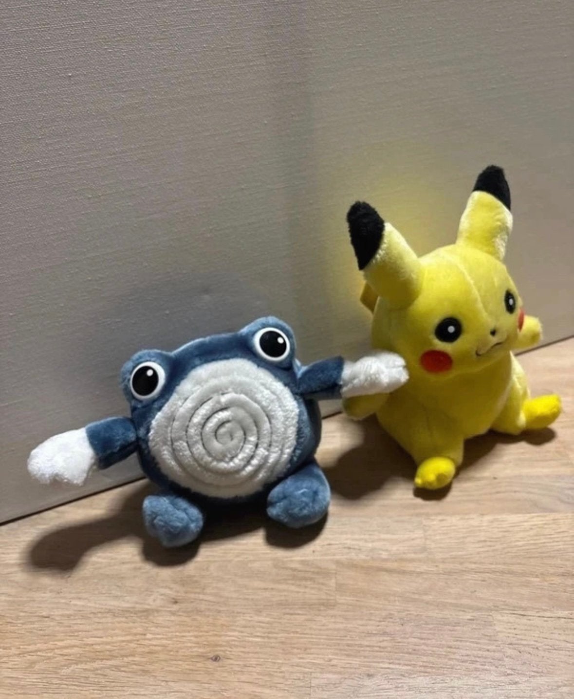 Set Vintage Pokémon Knuffels Hasbro 1999 Pikachu & Poliwhirl, Ophalen of Verzenden, Zo goed als nieuw, Overige typen
