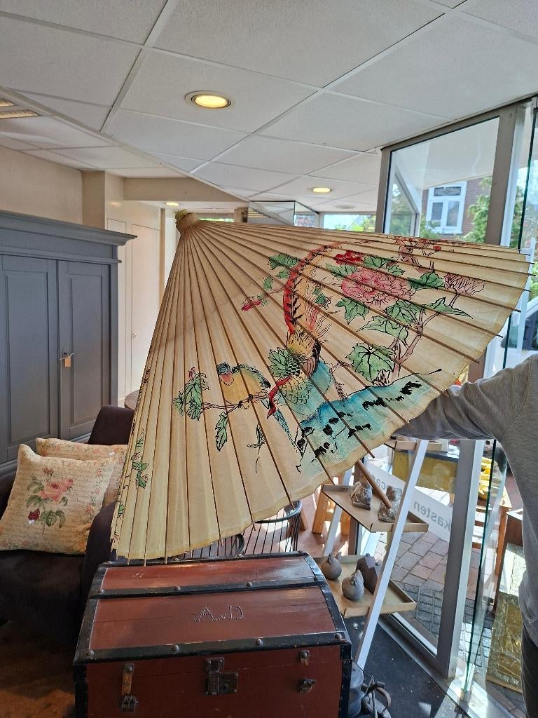 Vintage Aziatische papieren parasol, Ophalen of Verzenden, Zo goed als nieuw, 1 tot 2 meter, Overige typen