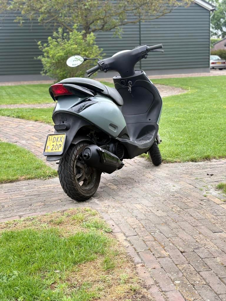Zip 125cc 2 takt, Fietsen en Brommers, Scooters | Piaggio, Ophalen, Zo goed als nieuw, Tweetakt, Zip