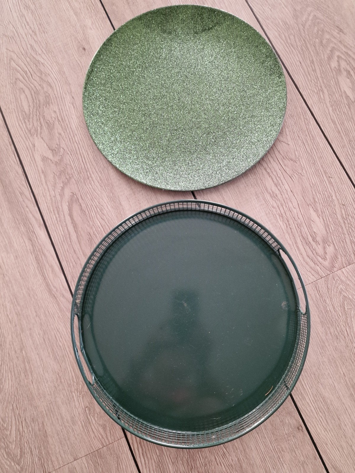 Groen metalen dienblad met gaasrand, Gebruikt, Met opstaande rand, Rond, Ophalen of Verzenden